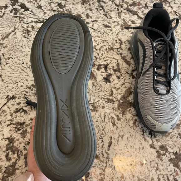 Nike air max. Lightly worn. - Picture 4 of 5